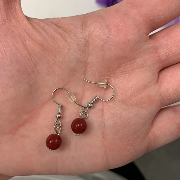 NWOT Red Stone Necklace - Picture 5 of 6